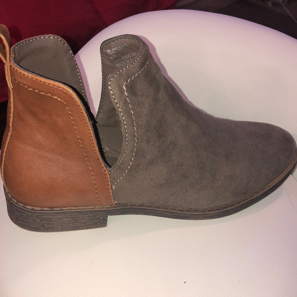 Chelsea Boot - Picture 8 of 10